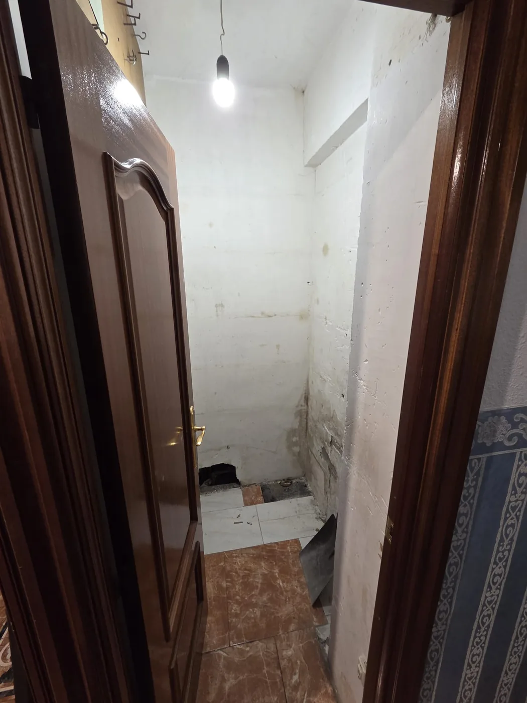 Segundo baño antes de la reforma, en desuso