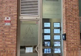 Entrada de la oficina de Xarlantek en Bilbao (Deusto)